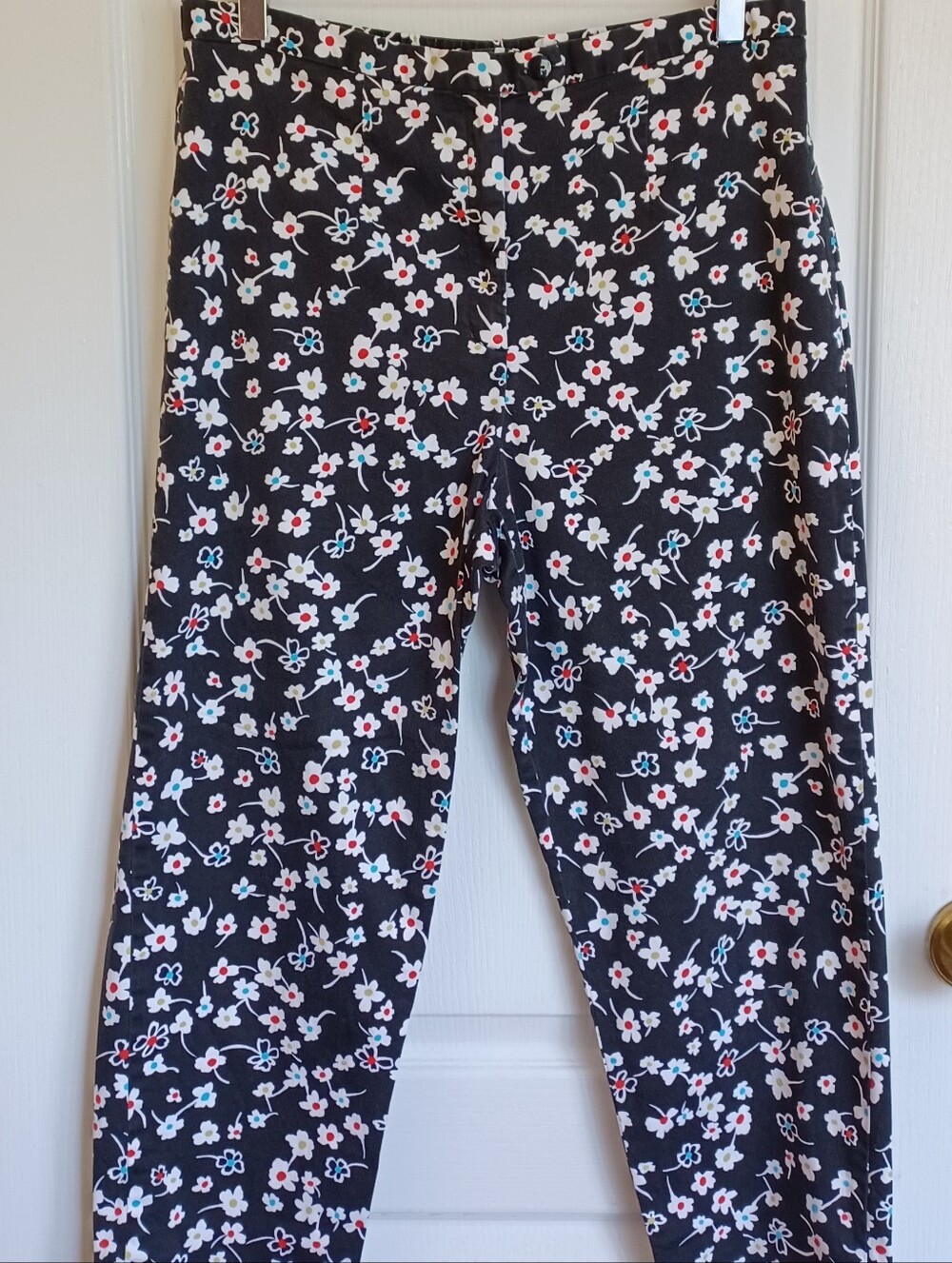 VTG REQUIREMENTS BRAND STRETCH CROPPED/CAPRIS 14* (31" x 23.5") GRUNGE FLORALS